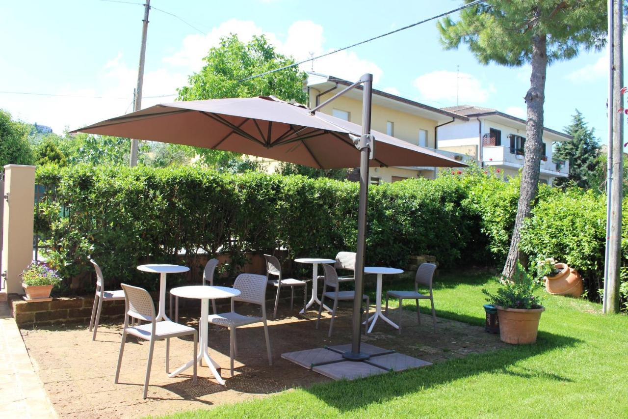 Ellebi B&B Montone  Exteriör bild